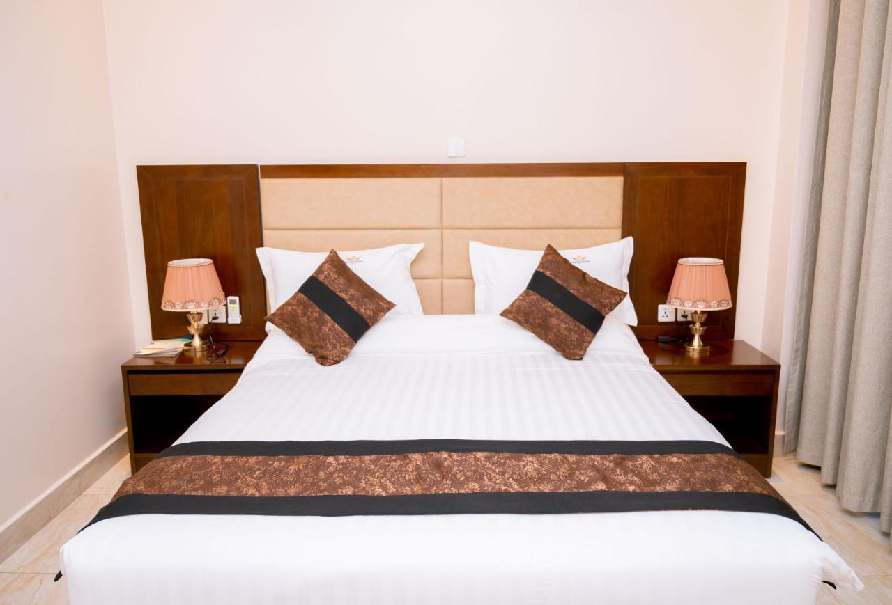 Madras Hotel And Apartments Кигали Экстерьер фото